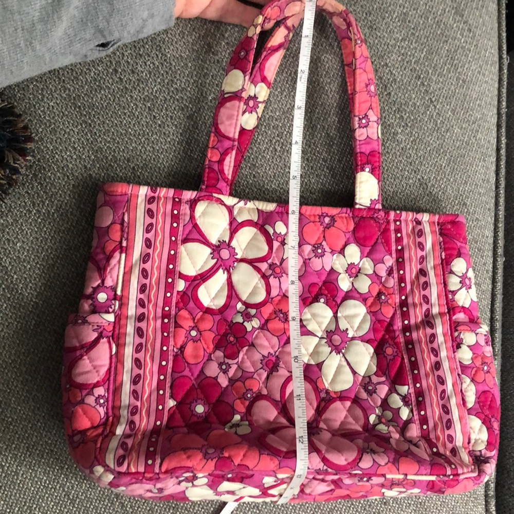 Vera Bradley pinks and white floral purse - Picture 11 of 11
